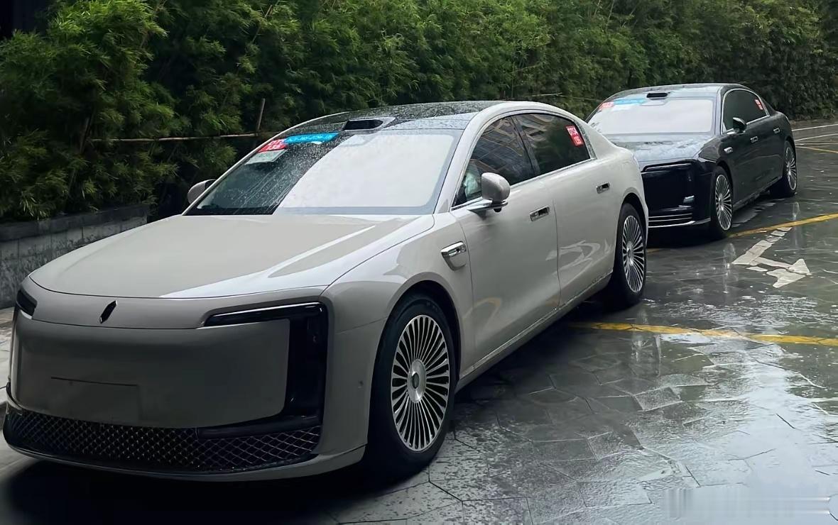 第一次看到尊界S800浅色的版本，女生应该更喜欢。​​​