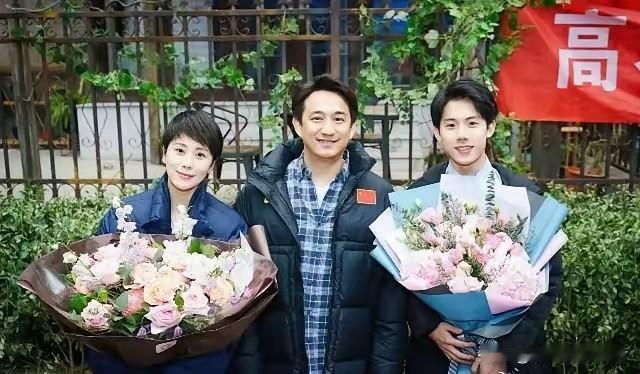 周奇和海清真的太像了，眉眼间有几分相似，这也是缘分。二人合作的《小欢喜》真的太