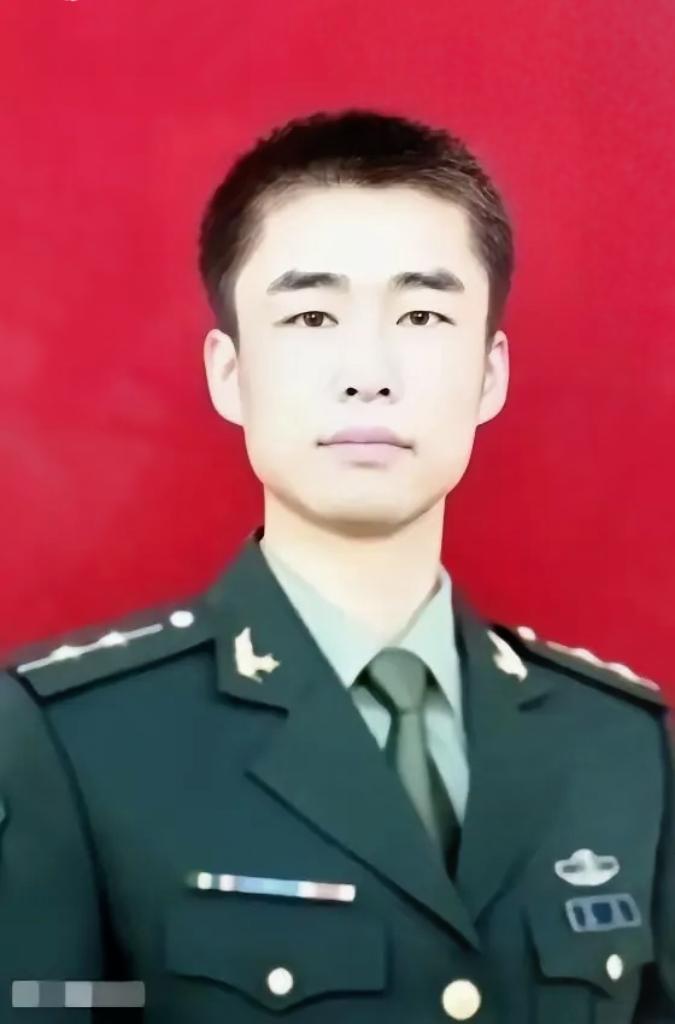 山东青州，一名二炮军官假期未满突然失联，上级紧急致电其家中询问归队事宜，接听电话