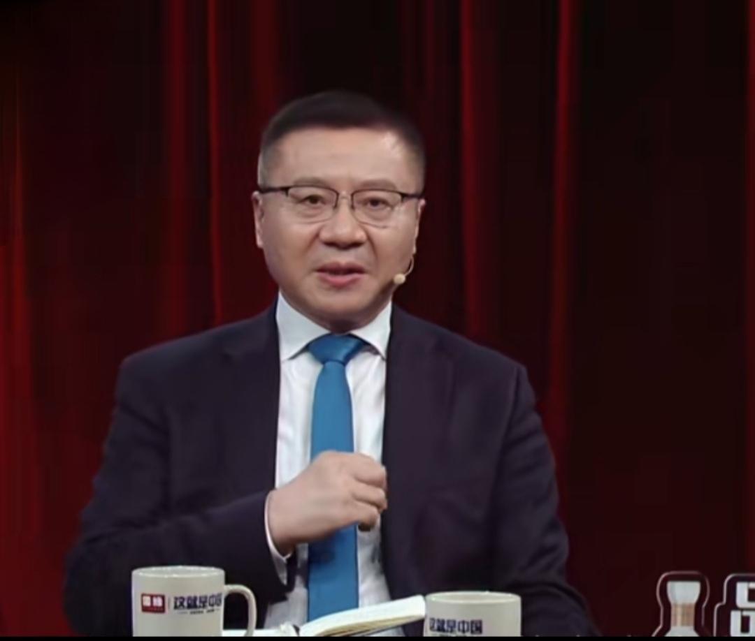 张维为教授的老节目是很受欢迎的，有些网友想近距离一观张维为教授的风采，也可以作为