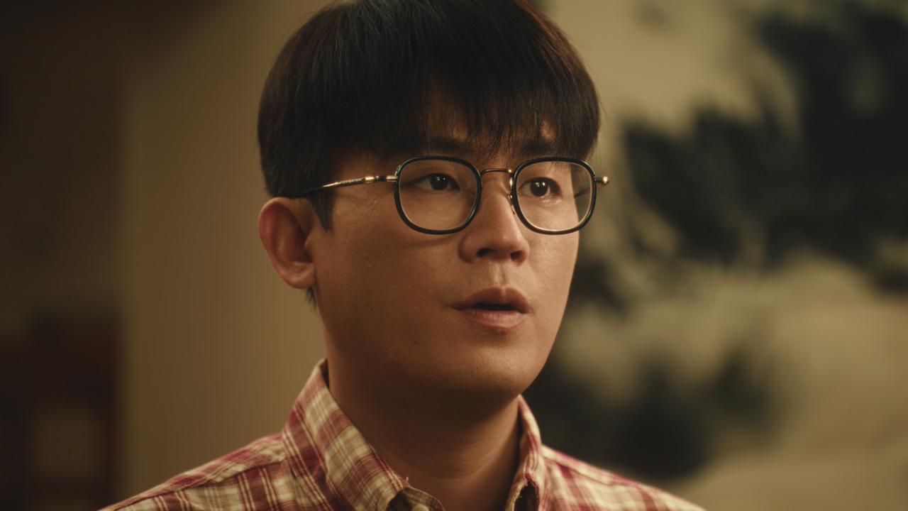 《交锋》林看山太狡猾了！他再一次逃过了一劫。林看山是朱应甲亲自安插在大陆的间谍，