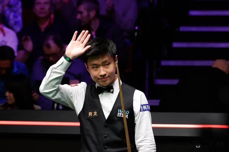 赵心童莽夫打法难敌墨菲赵心童6-5惊险逆转斯莱瑟，今晚21点将与肖恩墨菲争夺四