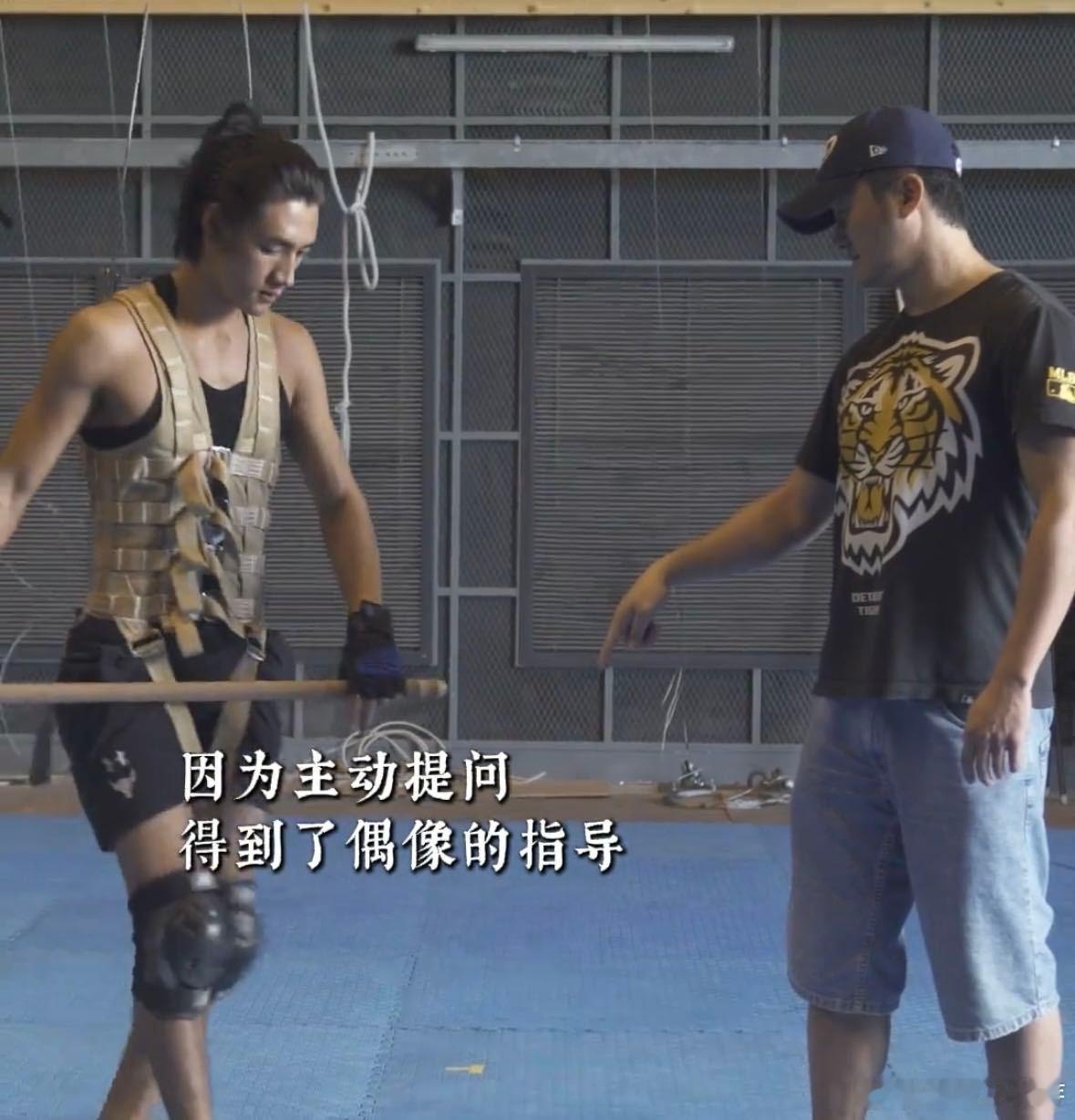 此沙通过镖人圆梦与吴京合作吴京厉害的可不只功夫，他留意此沙演技细节，向惠英红推