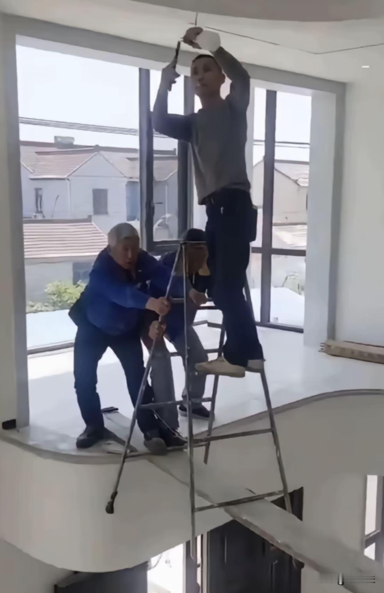 三个人在一起自动生成点子王