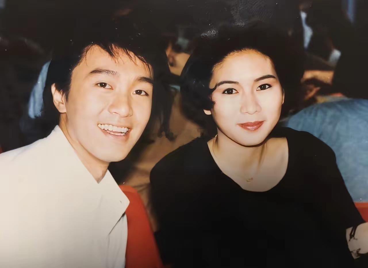 1990年，周星驰拍完《赌圣》后，花475万买下峰景花园，当时还没通地铁，很多人
