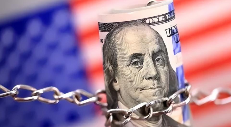 美国这一招“移花接木”，看懂后让人背脊发凉！7800亿美债，不直接抛，而是转手借