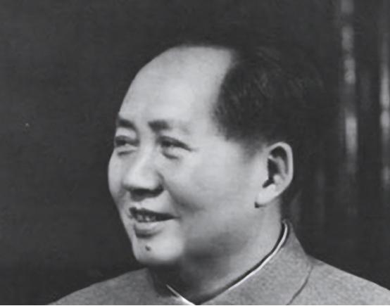 开国大典结束后，毛主席直到凌晨4点都没睡着，他哽咽着对警卫员说：“我们的革命不容