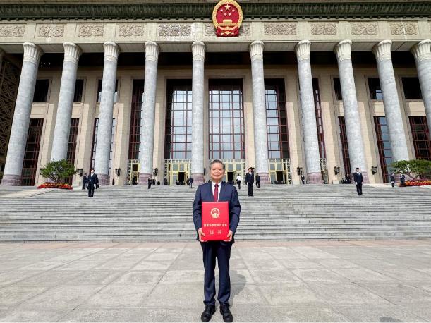 安徽理工大学校长袁亮院士，第七次斩获国家科技奖励，堪称国奖拿奖大户！近日，安