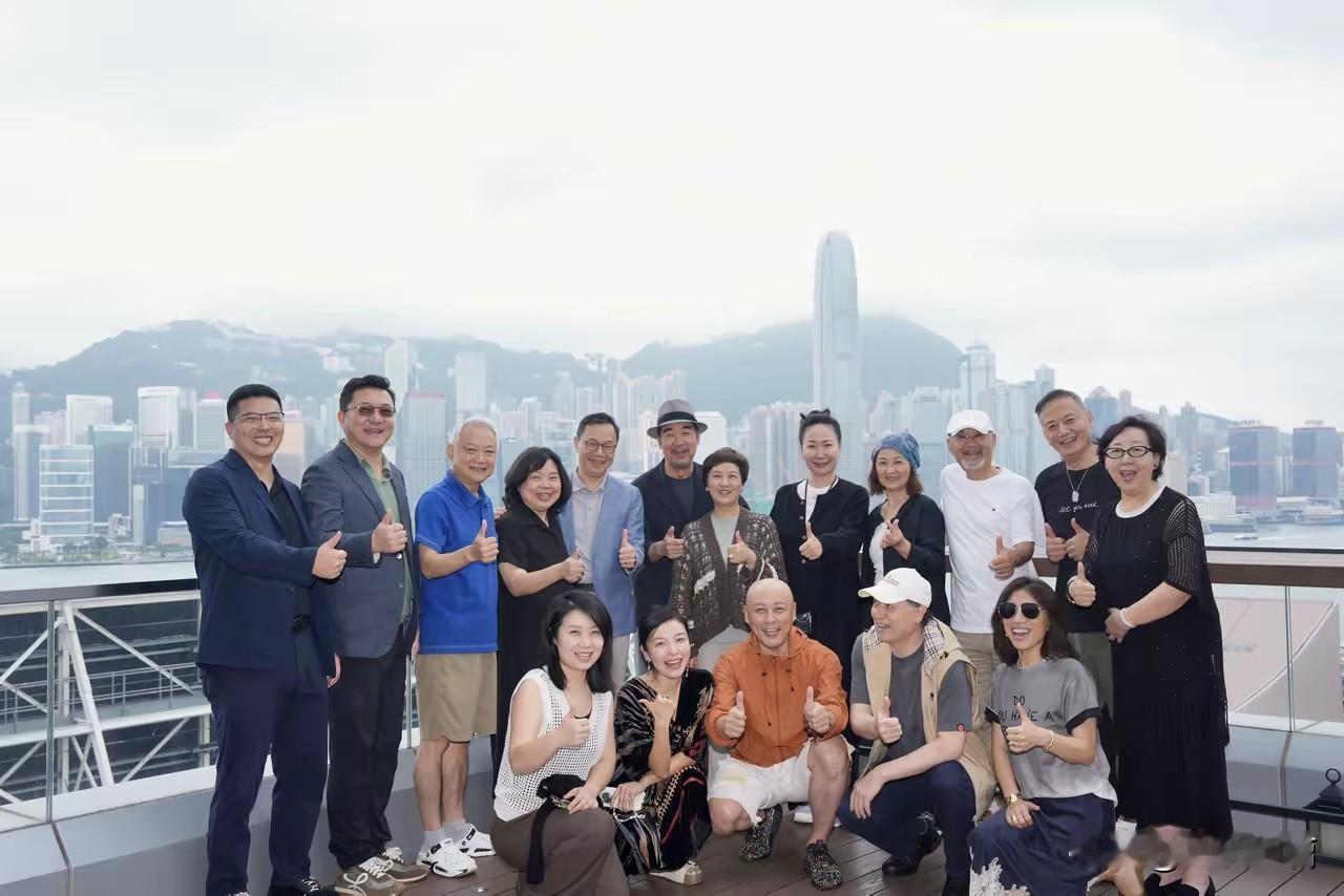 87版《红楼梦》剧组时隔三十八年，在香港完成一次特别重聚。欧阳奋强、高宏亮、侯长