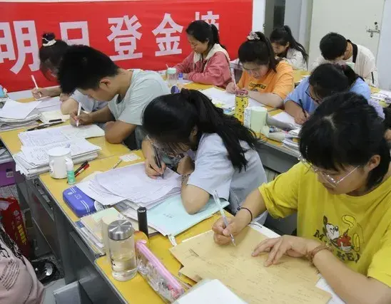教育局整治来了:所有中小学再也不允许补课!
