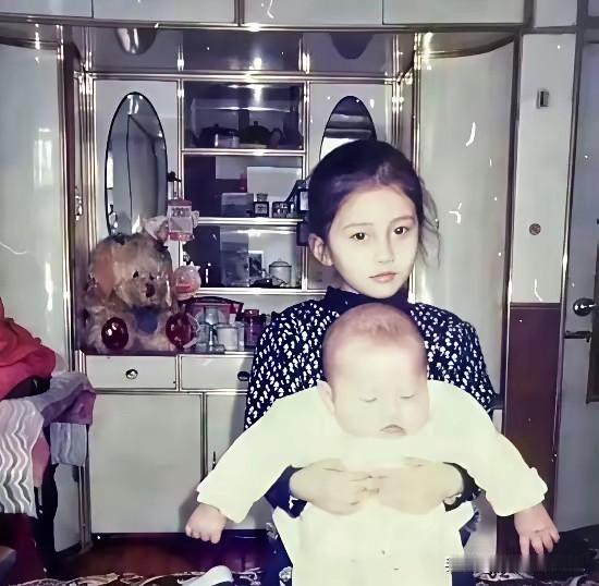 十五年后的两个人，谁变化最大？