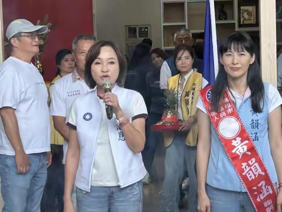 赖瑞雄质疑柯志恩家人在美国，爱不爱台湾，柯志恩火力全开。柯志恩说，自己老公和自