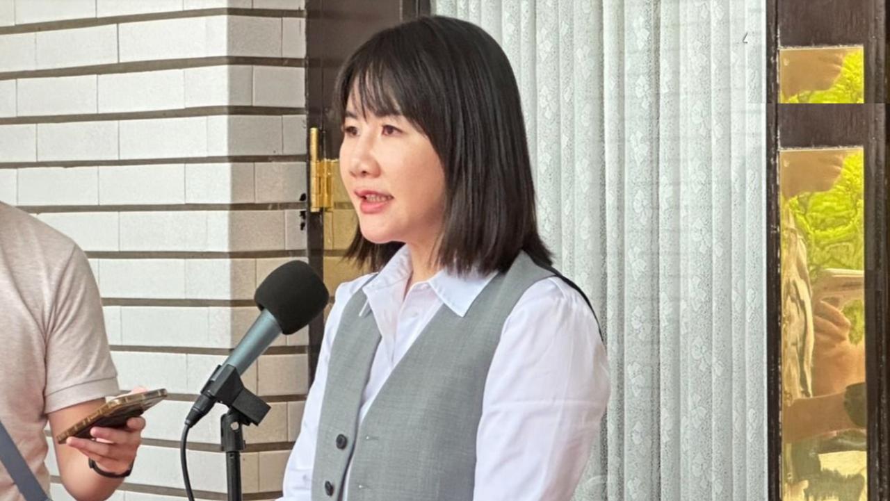 谢衣凤：所有指标我都是“彰化蓝白认定的最强候选人”，国民党中央若空降人选，恐怕满