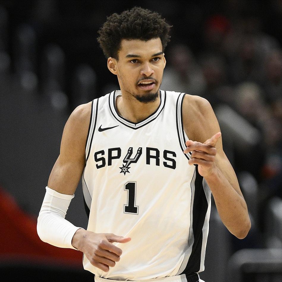 比肩乔丹、詹姆斯？帕克谈文班亚马：“我们先不谈伤病，因为能阻止他的只有伤病，