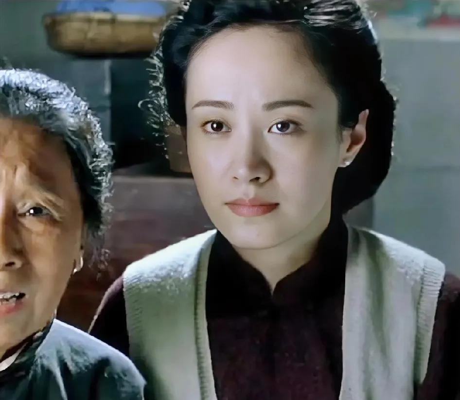 别再讨论谁演中年李清照了。答案，早就写在剧雪的脸上。你细看她的脸。天庭饱满