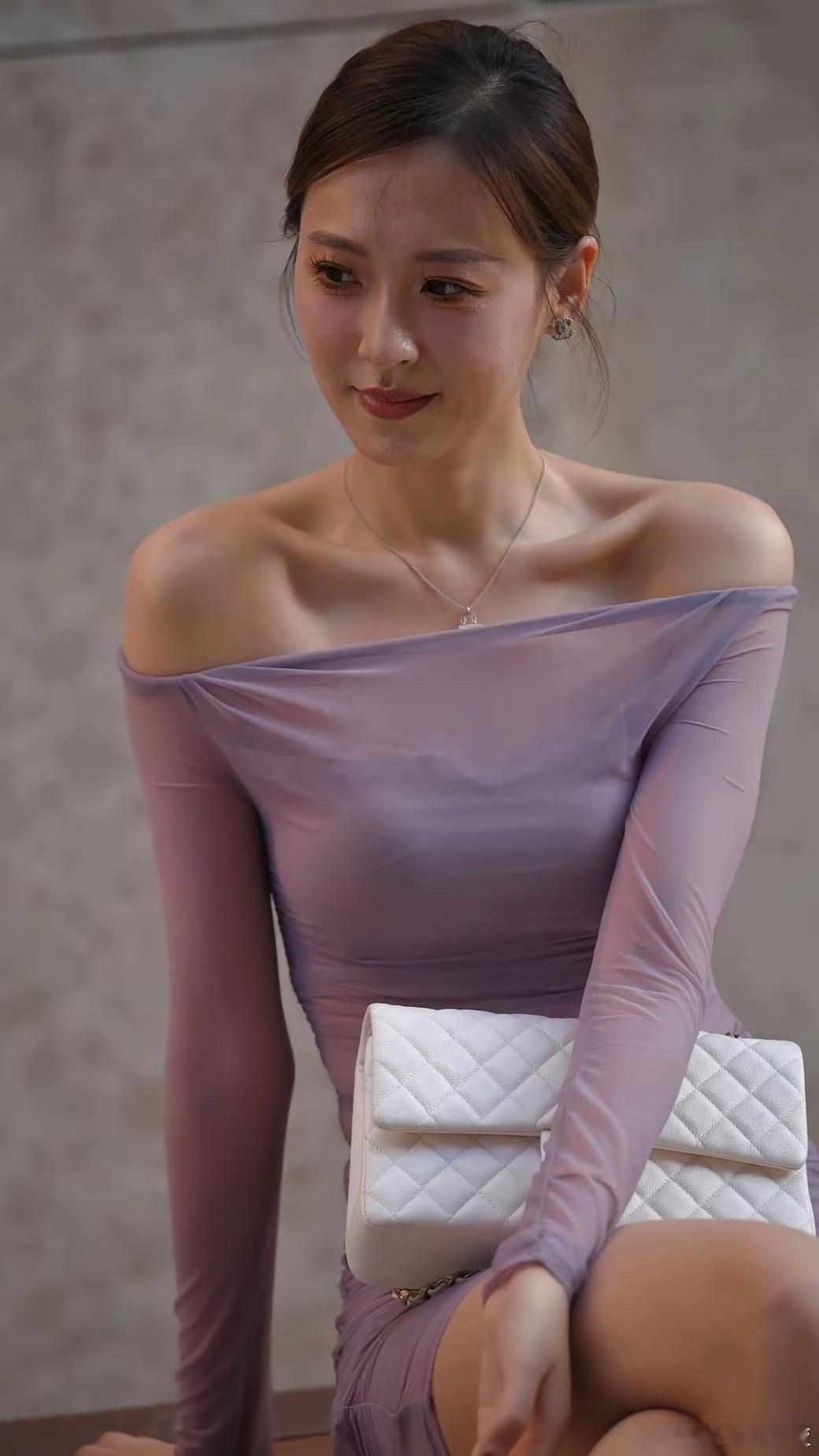 男人靠近女人想睡女人​女人靠近男人是想花男人的钱男女交往都是揣着明白装糊涂​男人