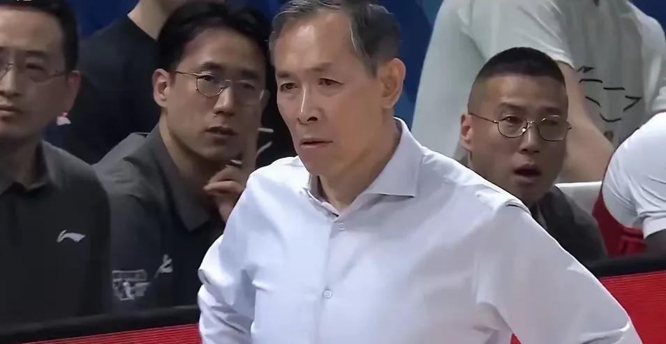 溃不成军！33分惨败证明北京队本赛季不适合夺冠的3大事实：1.徐利民指导战术