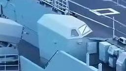 076四川舰弹射综合控制室，位于侧舷，和福建舰的控制室居于甲板中部有所区别[灵光