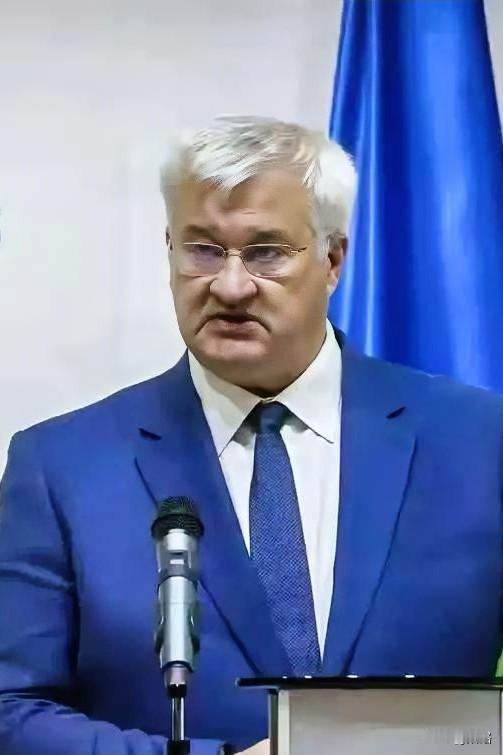 乌克兰打破沉默，硬扛匈牙利、斯洛伐克。乌克兰终于打破沉默，当地时间2月21日