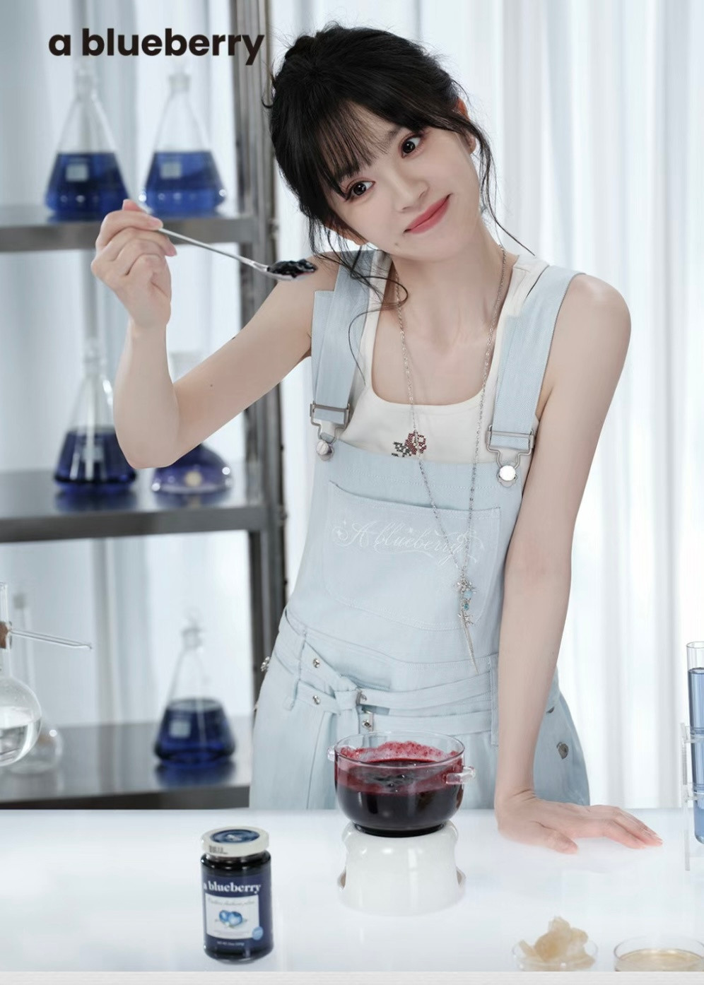 一颗蓝莓更新拍摄花絮照是漂亮的田曦薇同学田曦薇ablueberry品牌代言人​