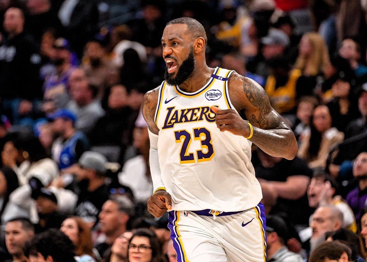 前NBA球员霍里力挺詹姆斯！霍里近日在播客节目中谈到勒布朗是说道：“大家真的别