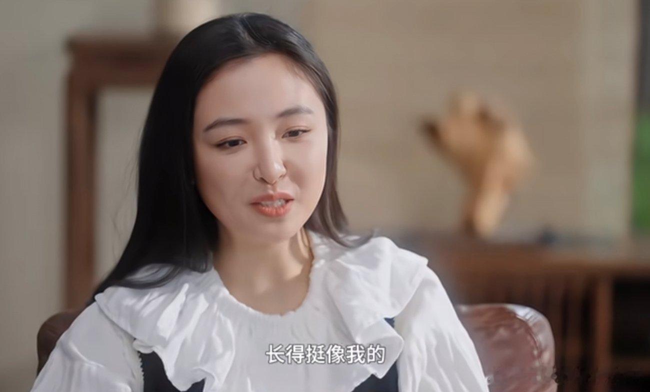 吴倩说女儿很像她吴倩在采访中说女儿长得很像她，脾气和性格也像。不得不说，这基因遗