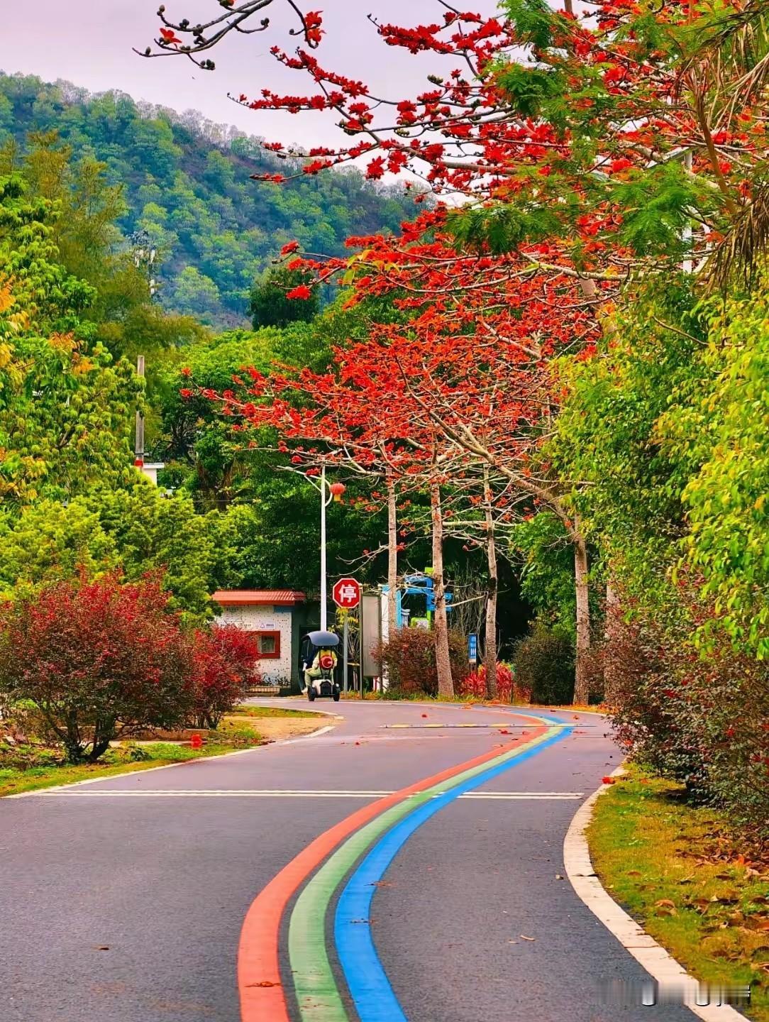 单位生存干货：和领导搞好关系的核心逻辑1. 先做到“靠谱闭环”，再谈感情