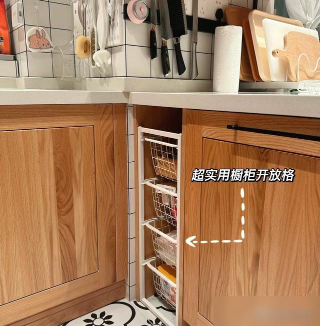 厨房装修踩过的坑谁懂啊！最近刷到好多人聊厨房的“反套路”妙招，活动抽拉板装电器、
