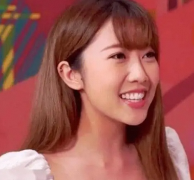 前TVB小花埃及庆生入境被索100美金直呼荒谬