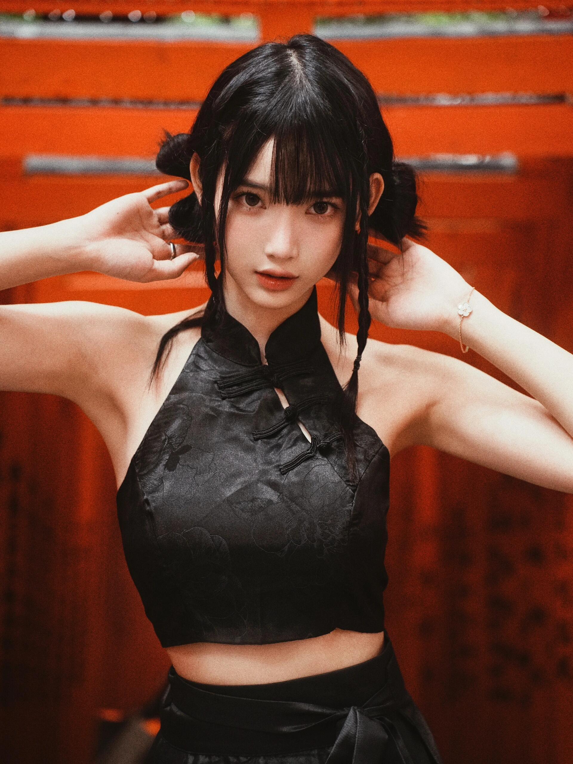 林俊杰官宣恋情林俊杰女友颜值林俊杰女友七七，俩人年龄相差21岁，00后，真人很漂