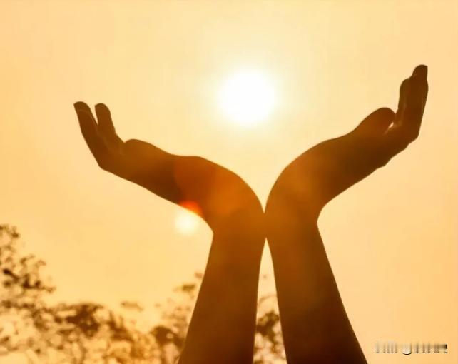 很治愈的一段话:“当事态不利于你的时候，尽量闭嘴，静就是吉，不乱就是不错，真正的