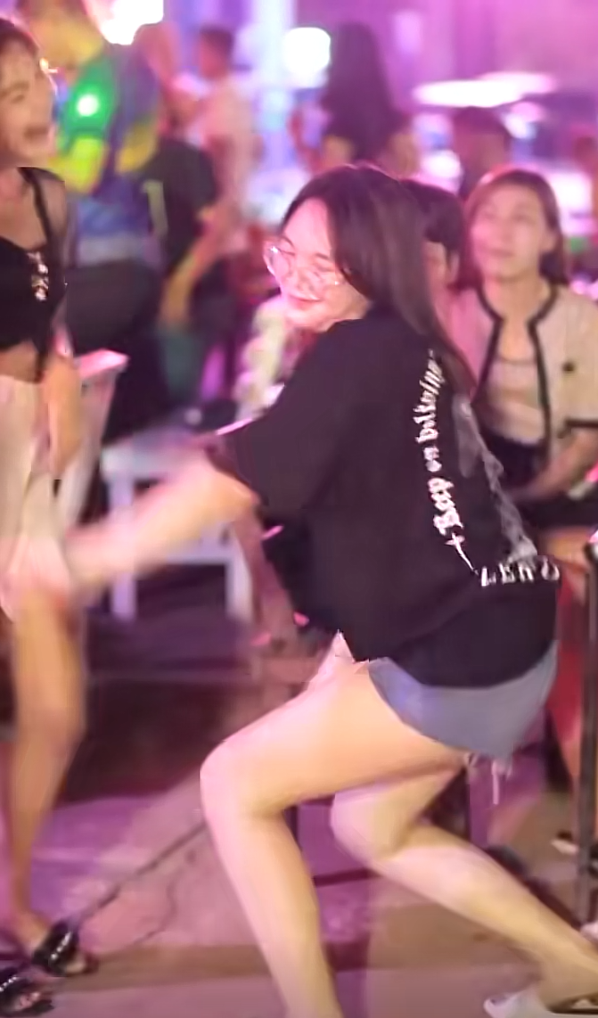果然眼镜妹才是真正的强者