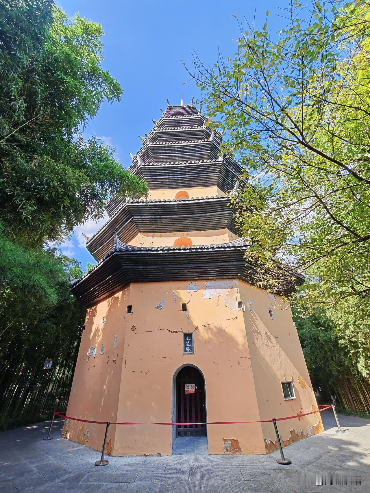 这次国庆节到淮安游玩，主打休闲游，专门去人少的景点，收费景点一概不去。于是，这个