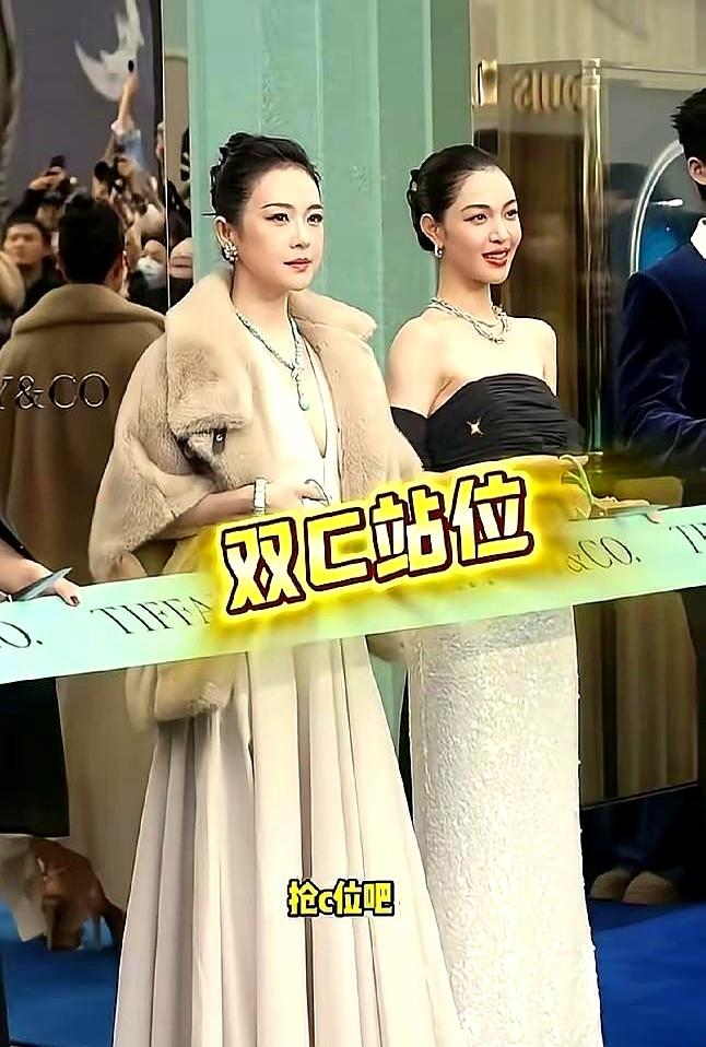 章子怡为啥黑脸？搁谁都得气不顺。这种活动，嘉宾位置本来都安排好了，中间都有