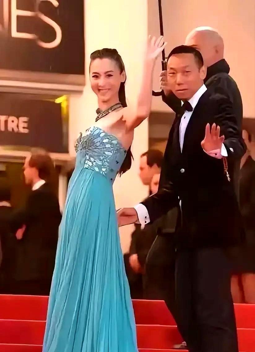 低谷时给你1300万救命的朋友，现在把你告上法庭——张柏芝的债务案，撕开了娱乐圈