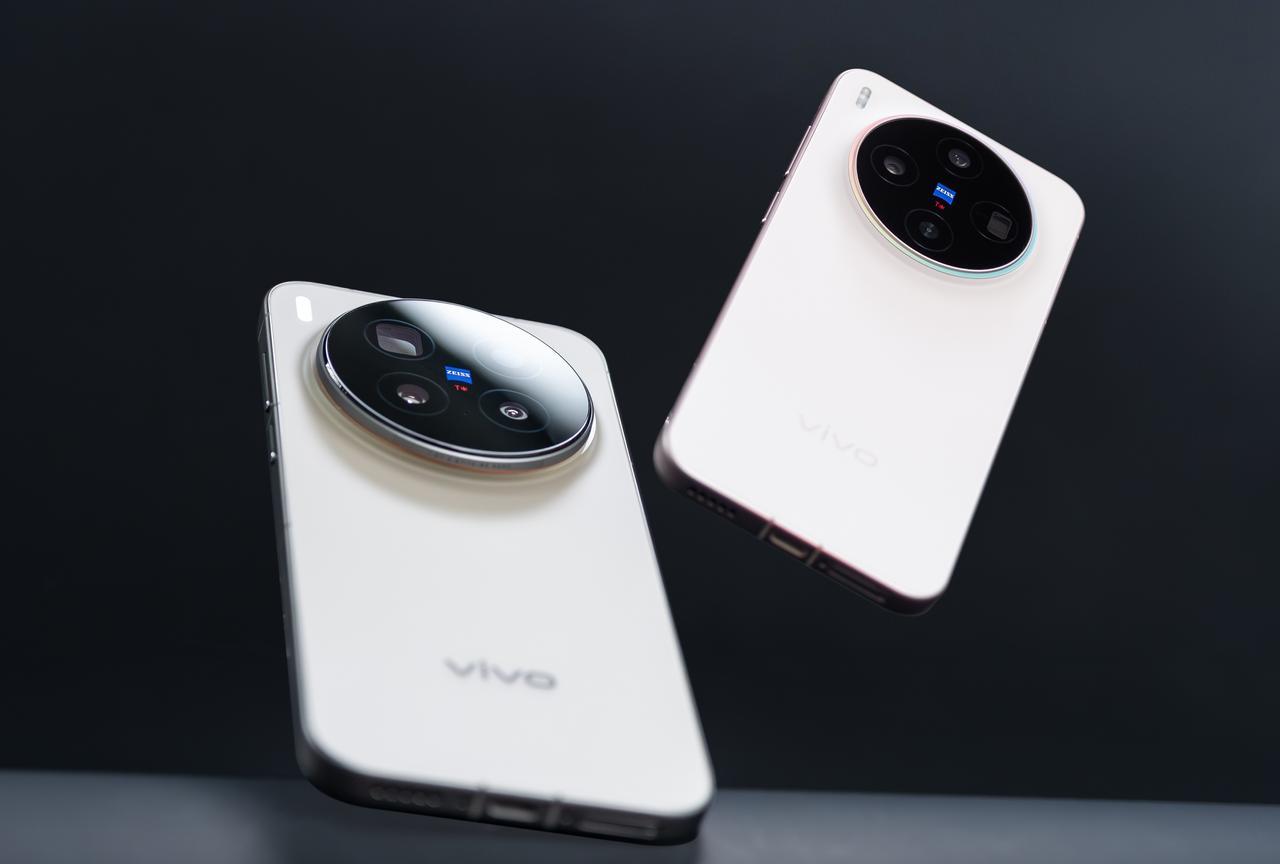 【vivoX300系列真机图赏】给X300和X300Pro拍了组同框图，两台