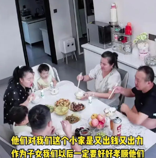公婆不打招呼就来到了家里，女子打开监控，看哭了！8月6日，湖南一女子在医院，打开