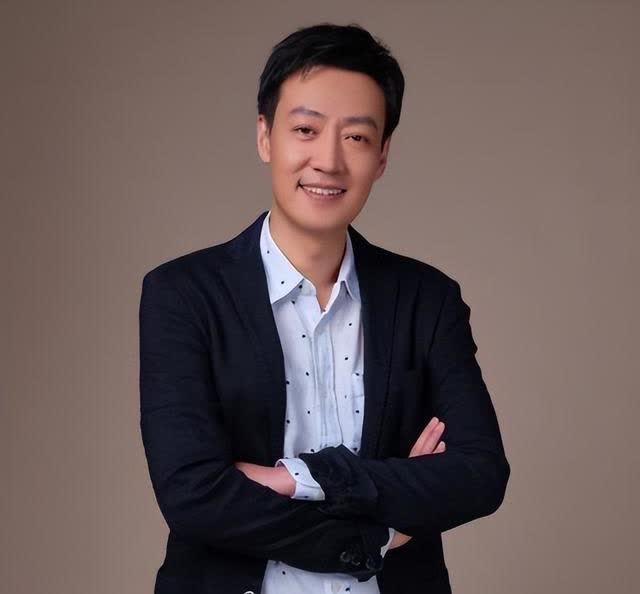 辛柏青说，那天下午正准备去片场，手机突然响起，他愣了好一会儿才接，电话那头医生的