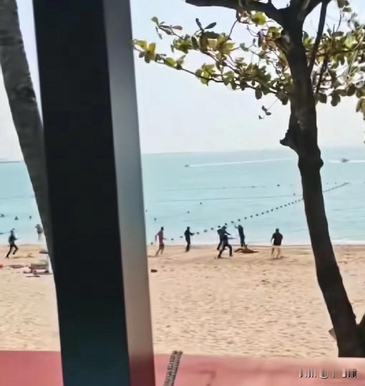 近日三亚大东海沙滩出的这事儿，真让人心里直犯怵。谁能想到早在2023年的时候，他