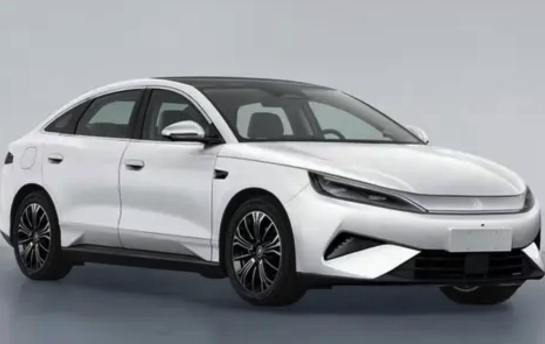 比亚迪近期公布了12款全新纯电车型的CLTC续航数据，涵盖王朝、海洋、方程豹及腾