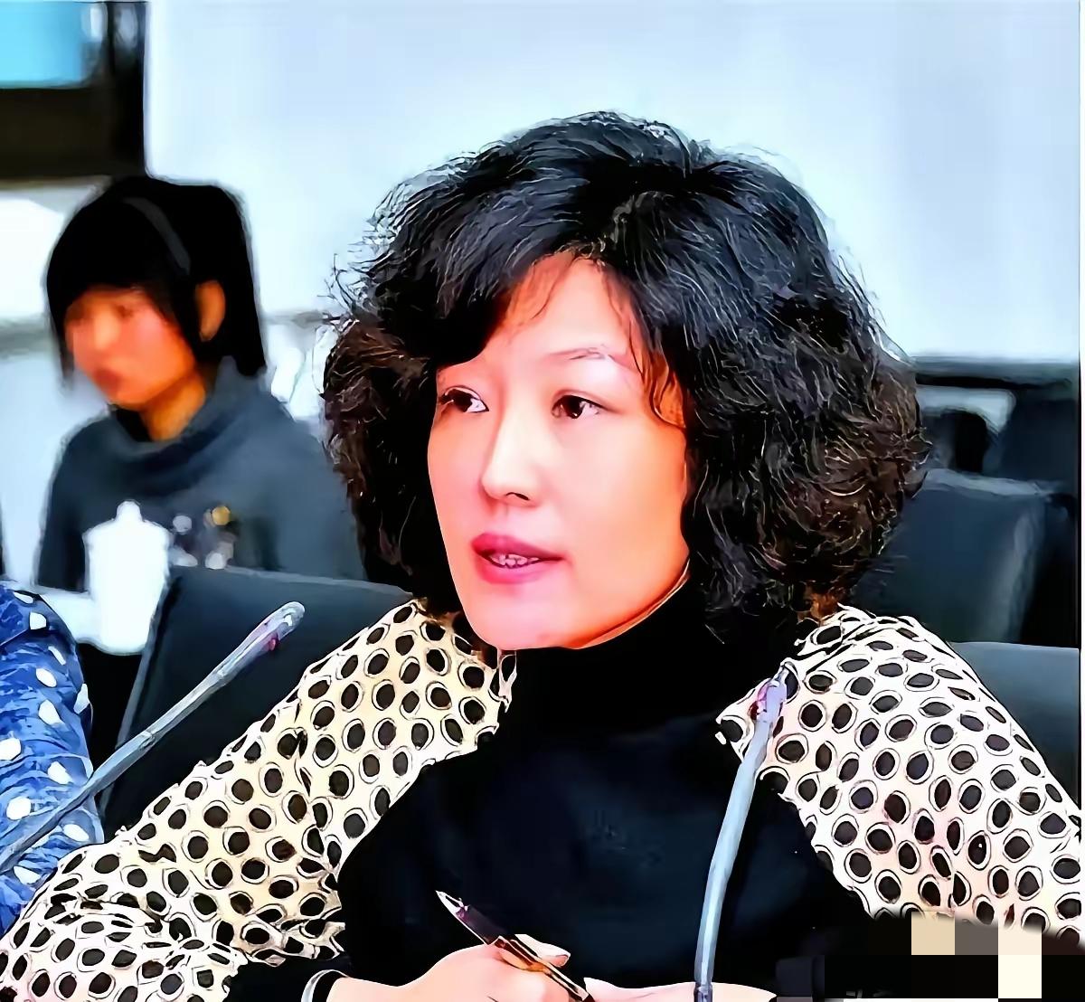 如果不是那三年，央视春晚也不至于落到今天这般食之无味的地步。​回看哈文执导的那