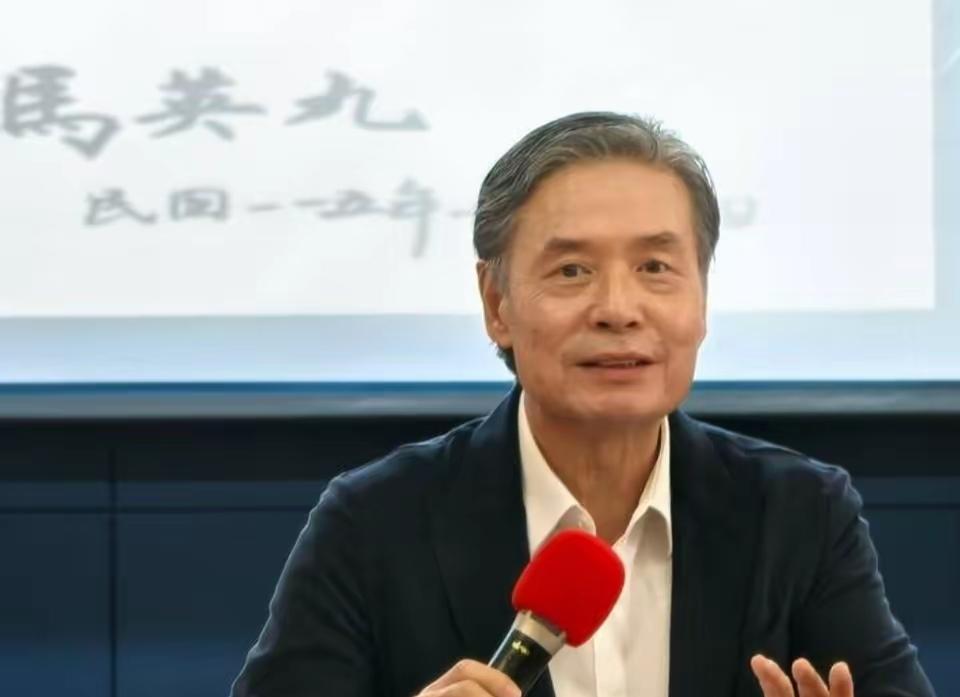 这哥们有点坏！现在的形势很明朗，马英九老婆，大姐，女儿和李德维以及王光慈一队，金