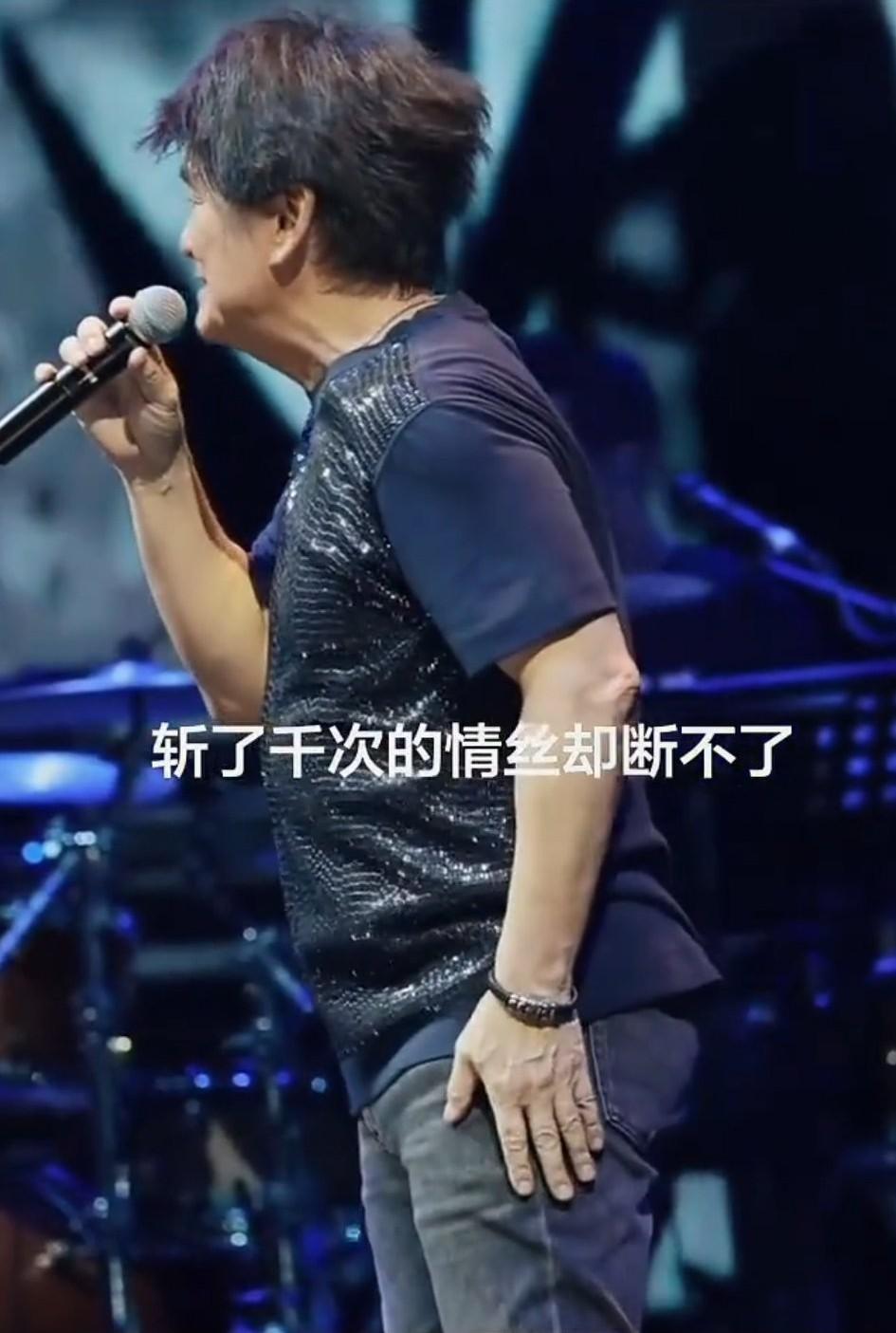 这是某个歌星在广州汕头开演唱会时的的照片，你看出来是谁了吗？如果不告诉你他是一位