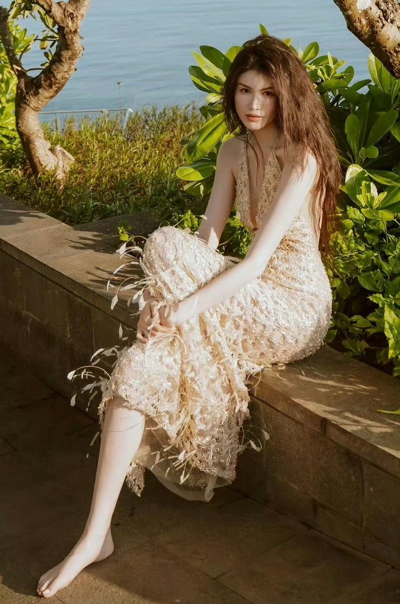 同样是顶级超模的何穗和奚梦瑶，为何只有奚梦瑶嫁入了顶级豪门奚梦瑶第一胎的脐带是何猷君妈妈剪的​