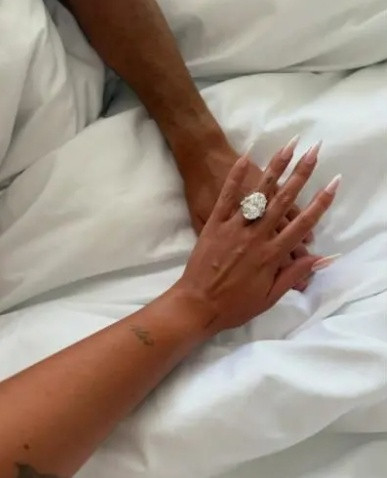 #C罗向乔治娜求婚成功#【C罗求婚】葡萄牙足球传奇球星C罗（Cristiano
