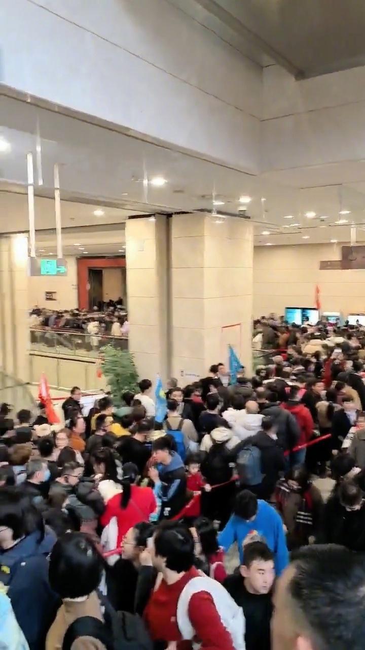 武汉网友真诚发问，武汉春节去哪里玩人少？2026春节消费市场红火开场武汉