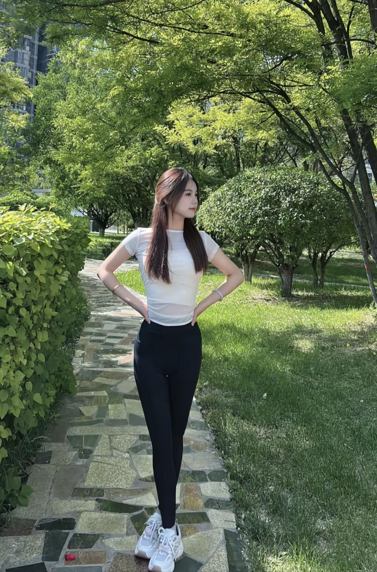 白月光的杀伤力有多强放大这张图片你就知道什么是最好