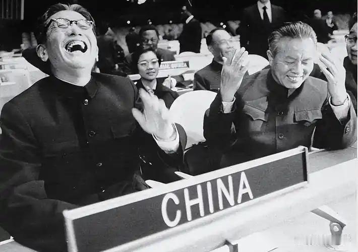当年阻挠中国重返联合国的35个家国，后来都怎么样了？1971年10月25日，