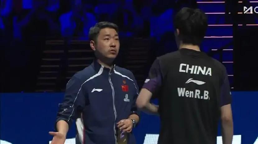 直落两局完胜！林昀儒把新生代小将拿捏得死死的，前三板太绝了这场乒乓球对决看得