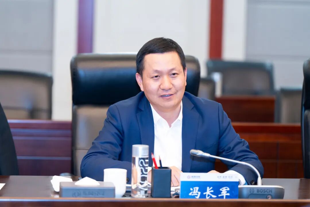 中央决定: 冯长军履新